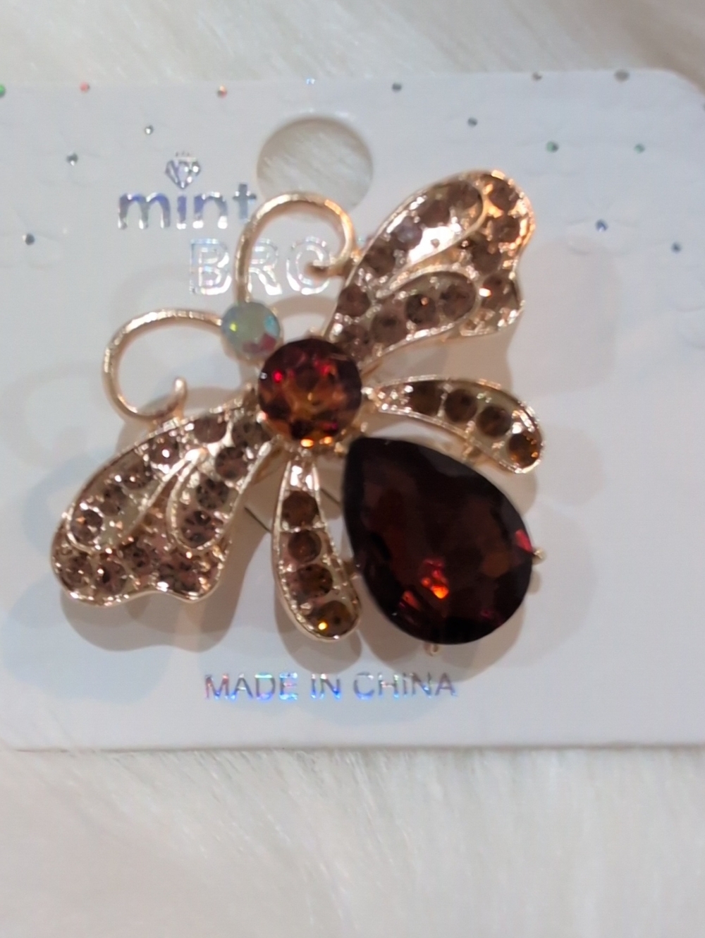Mint Gold Tone Brooch with Deep Brown and Amber Crystals